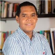 Spanish tutor for English speaking students seeking to strengthen ther conversational skill